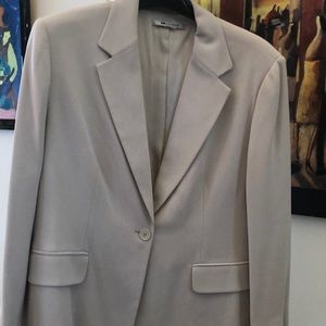 Lovely beige coat /blazer